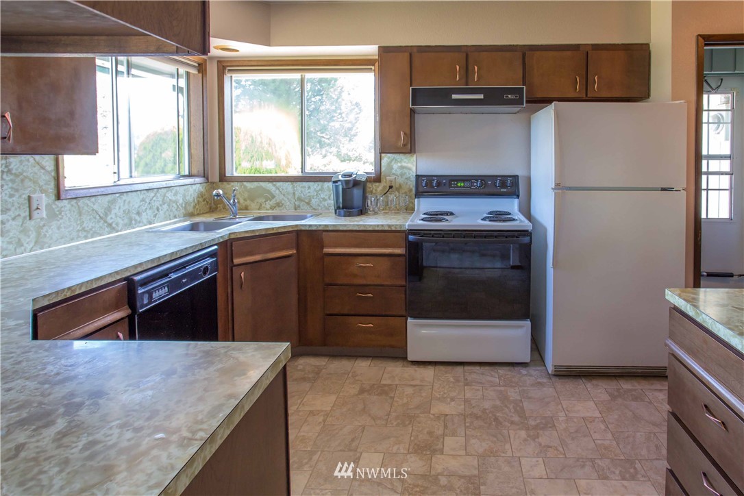 208 South Pass Road Nooksack, WA 98276 - Photo 6 of 25