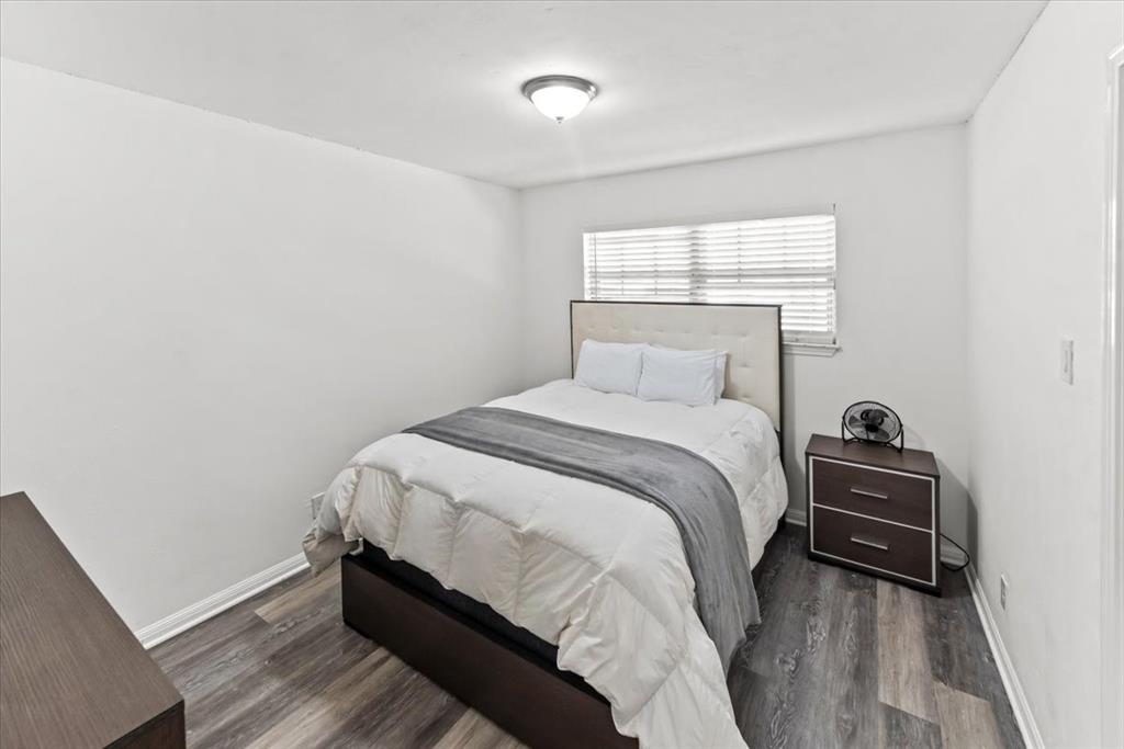 9313 Tree Lake Drive Waco, TX 76708 - Photo 16 of 35 a bedroom with a bed and a window