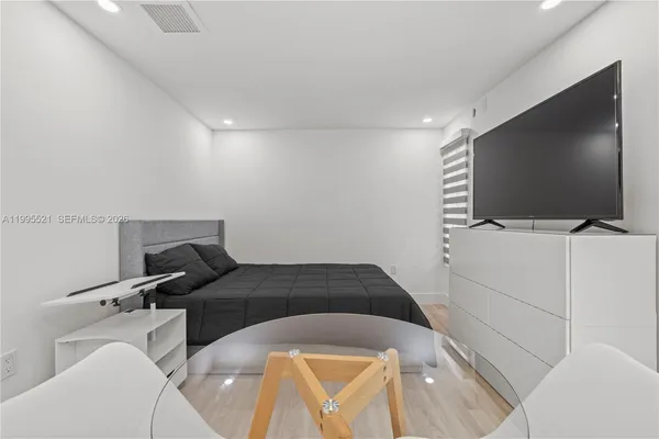 $2,000 | 5855 Southwest 62nd Street, Unit 5, Miami, FL 33143