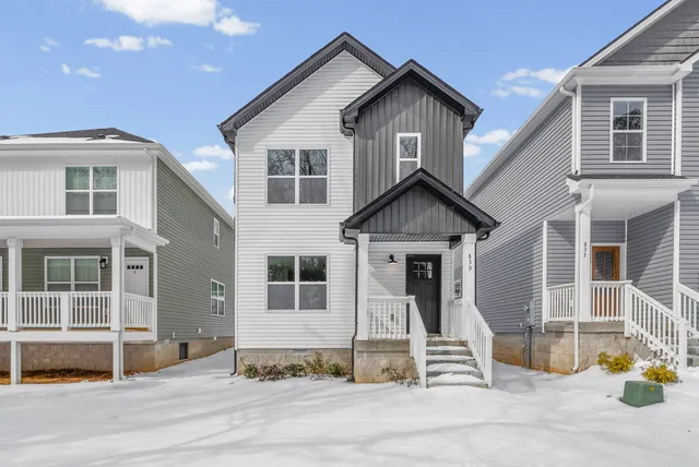 $2,000 | 839 Cumberland Drive, Clarksville, TN 37040