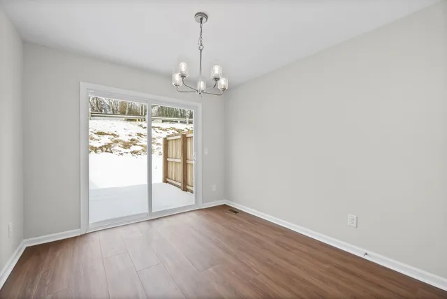 $2,000 | 839 Cumberland Drive, Clarksville, TN 37040