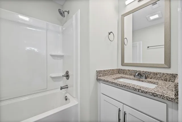 $2,000 | 839 Cumberland Drive, Clarksville, TN 37040