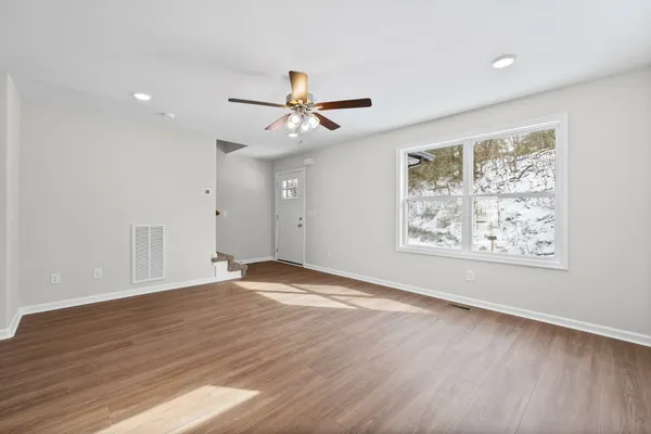 $1,995 | 839 Cumberland Drive, Clarksville, TN 37040