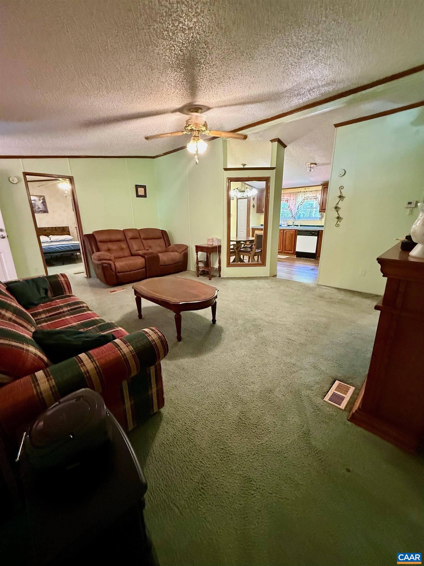 579 Glenmore Road Scottsville, VA 24590 - Photo 12 of 25 Living Room