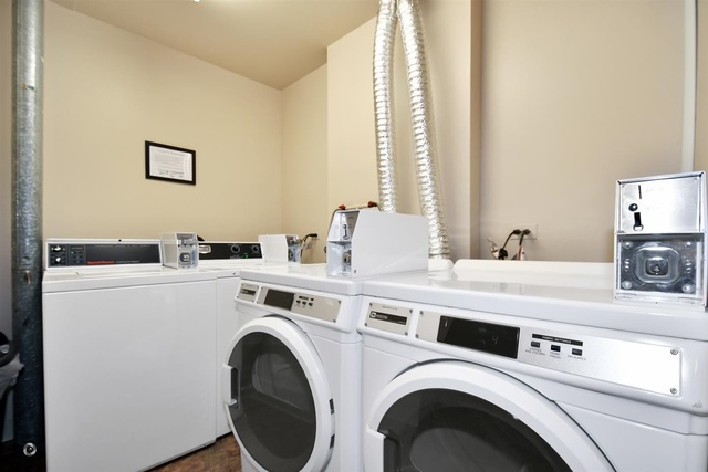 8901 South Roberts Road, Unit 308 Hickory Hills, IL 60457 - Photo 16 of 20