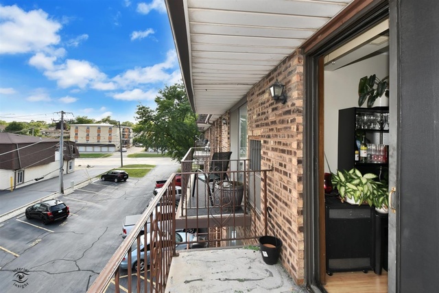 8901 South Roberts Road, Unit 308 Hickory Hills, IL 60457 - Photo 4 of 20