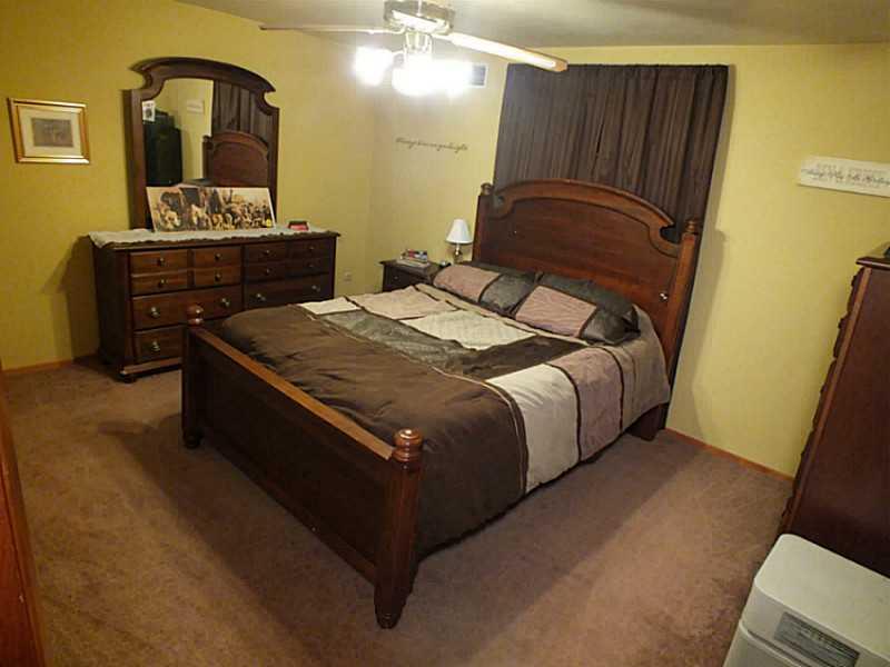 416 Simpson Howell Road Elizabeth, PA 15037 - Photo 8 of 22 Master Bedroom.