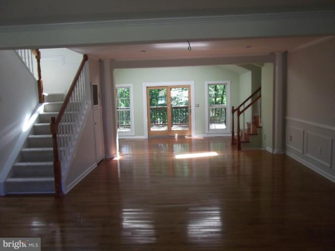 1931 Hull Road Vienna, VA 22182 - Photo 5 of 14 Living Room