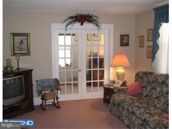 224 Maple Avenue Delanco, NJ 08075 - Photo 3 of 9 Living Room