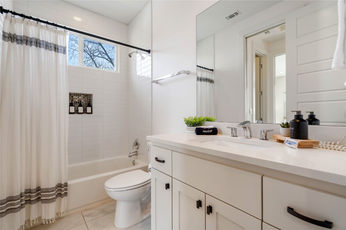 1126 Linden Street, Unit 1 Austin, TX 78702 - Photo 19 of 26 Full Bath Upstairs