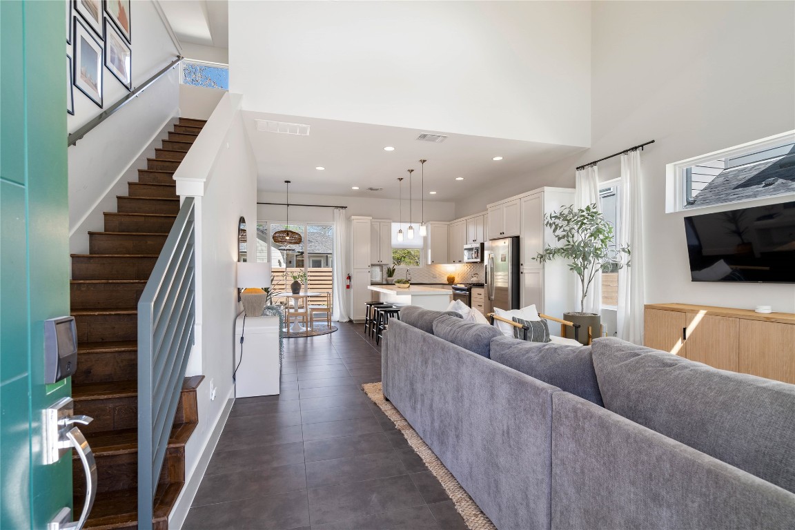 1126 Linden Street, Unit 1 Austin, TX 78702 - Photo 3 of 26