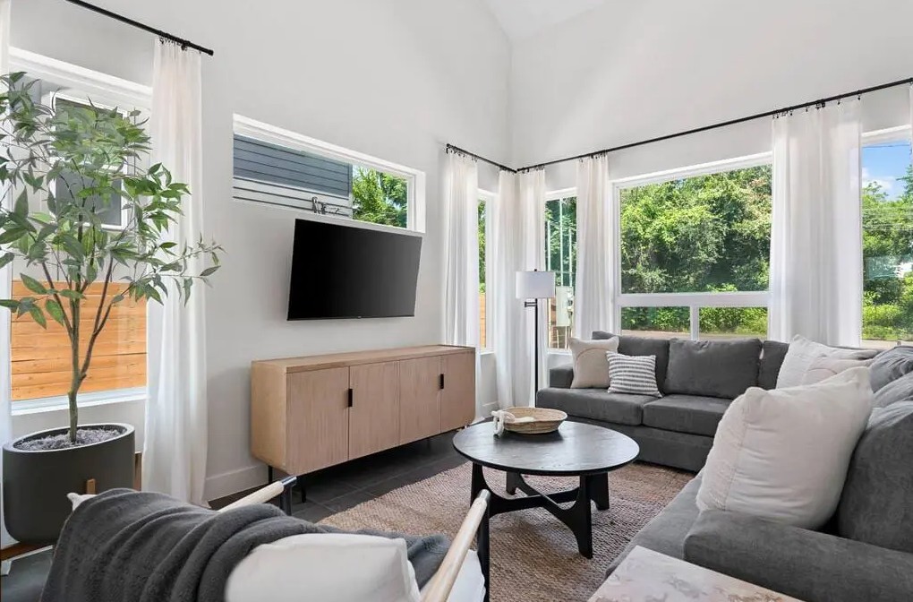 1126 Linden Street, Unit 1 Austin, TX 78702 - Photo 4 of 26