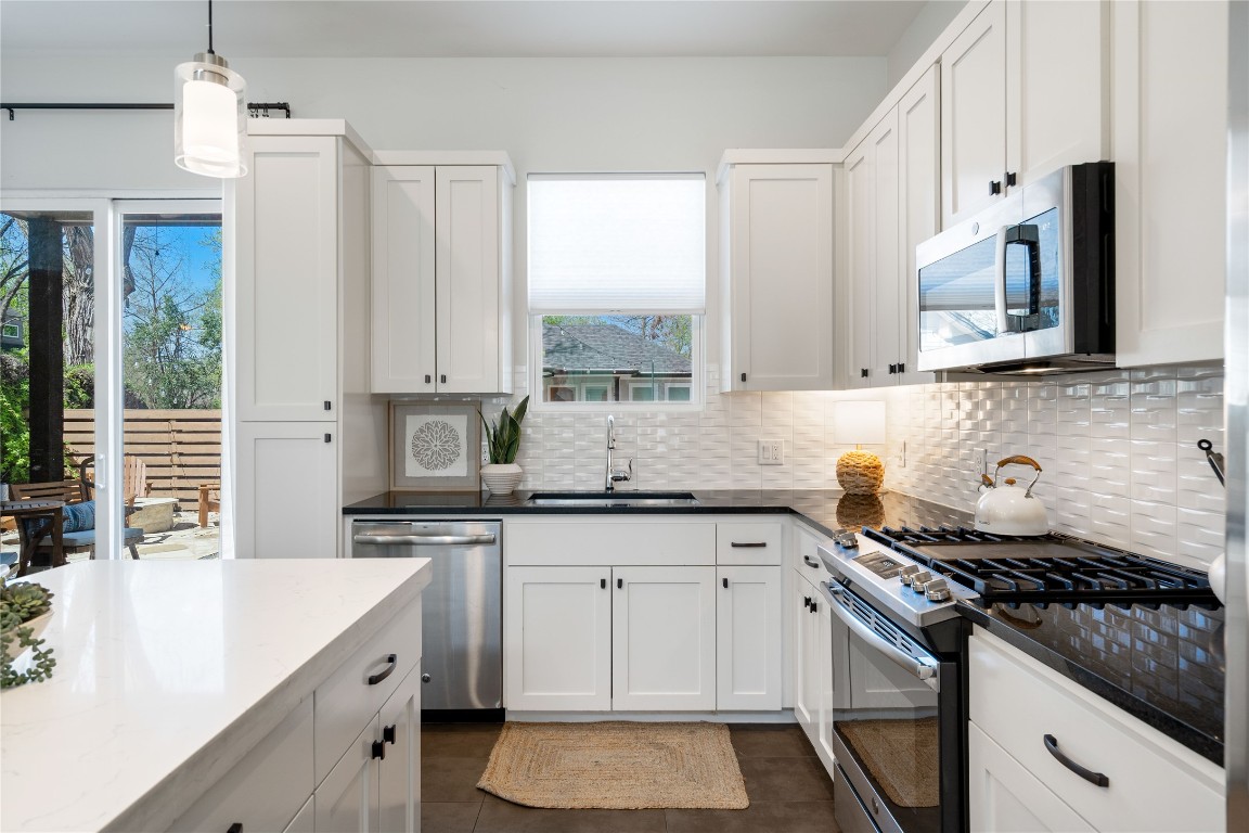 1126 Linden Street, Unit 1 Austin, TX 78702 - Photo 8 of 26