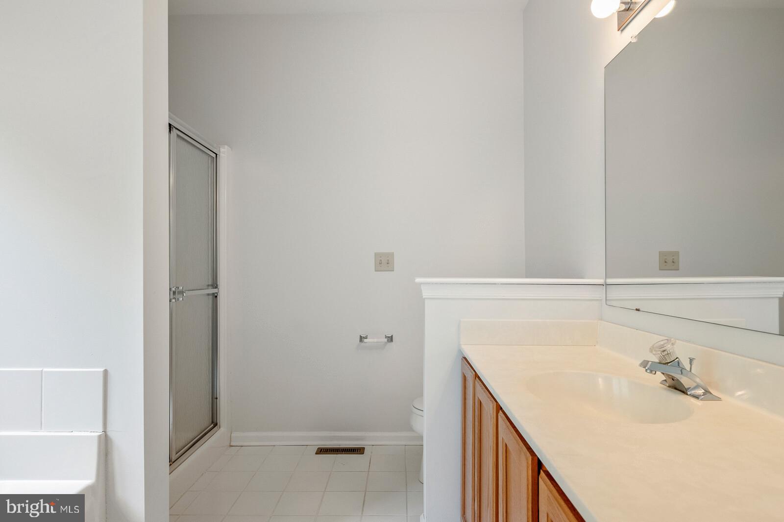 1 Sunrise Circle Newark, DE 19713 - Photo 14 of 28 Owner's Bathroom!