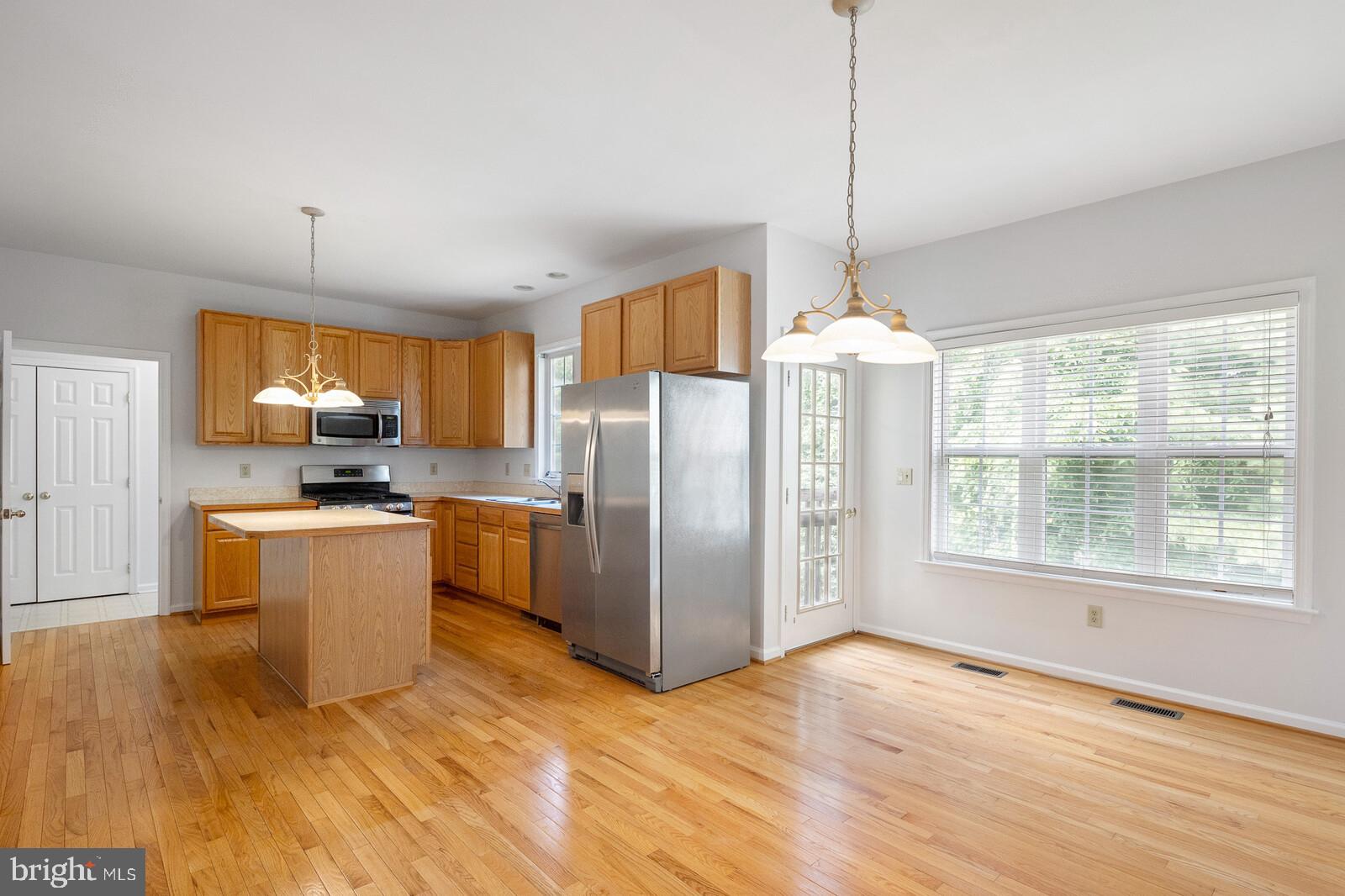 1 Sunrise Circle Newark, DE 19713 - Photo 8 of 28 Kitchen with Large Eat In Area!