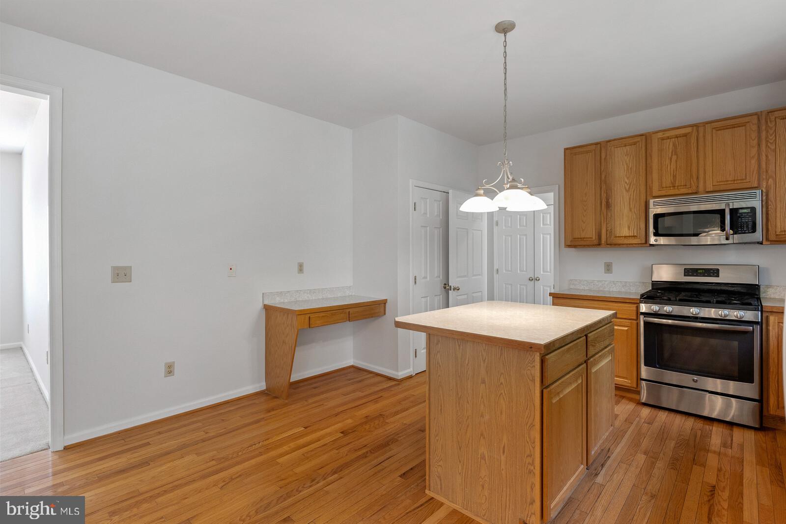 1 Sunrise Circle Newark, DE 19713 - Photo 10 of 28 Desk area and pantry!