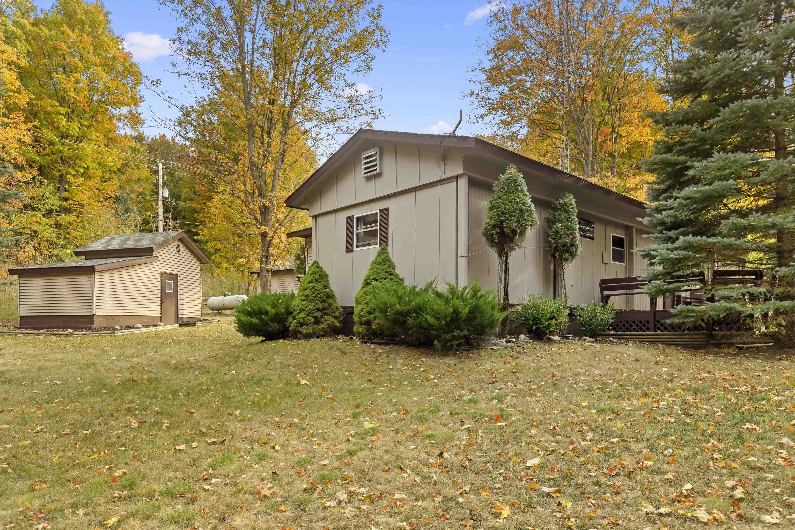 1843 Moss Road Beulah, MI 49617 - Photo 20 of 33 Gallery Image 20