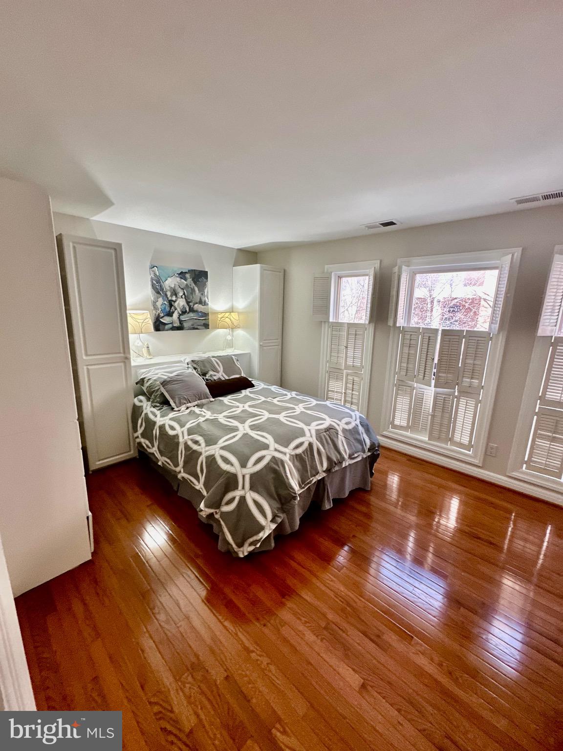 4820 Hampden Lane, Unit R5 Bethesda, MD 20814 - Photo 17 of 18 Gallery Image 17