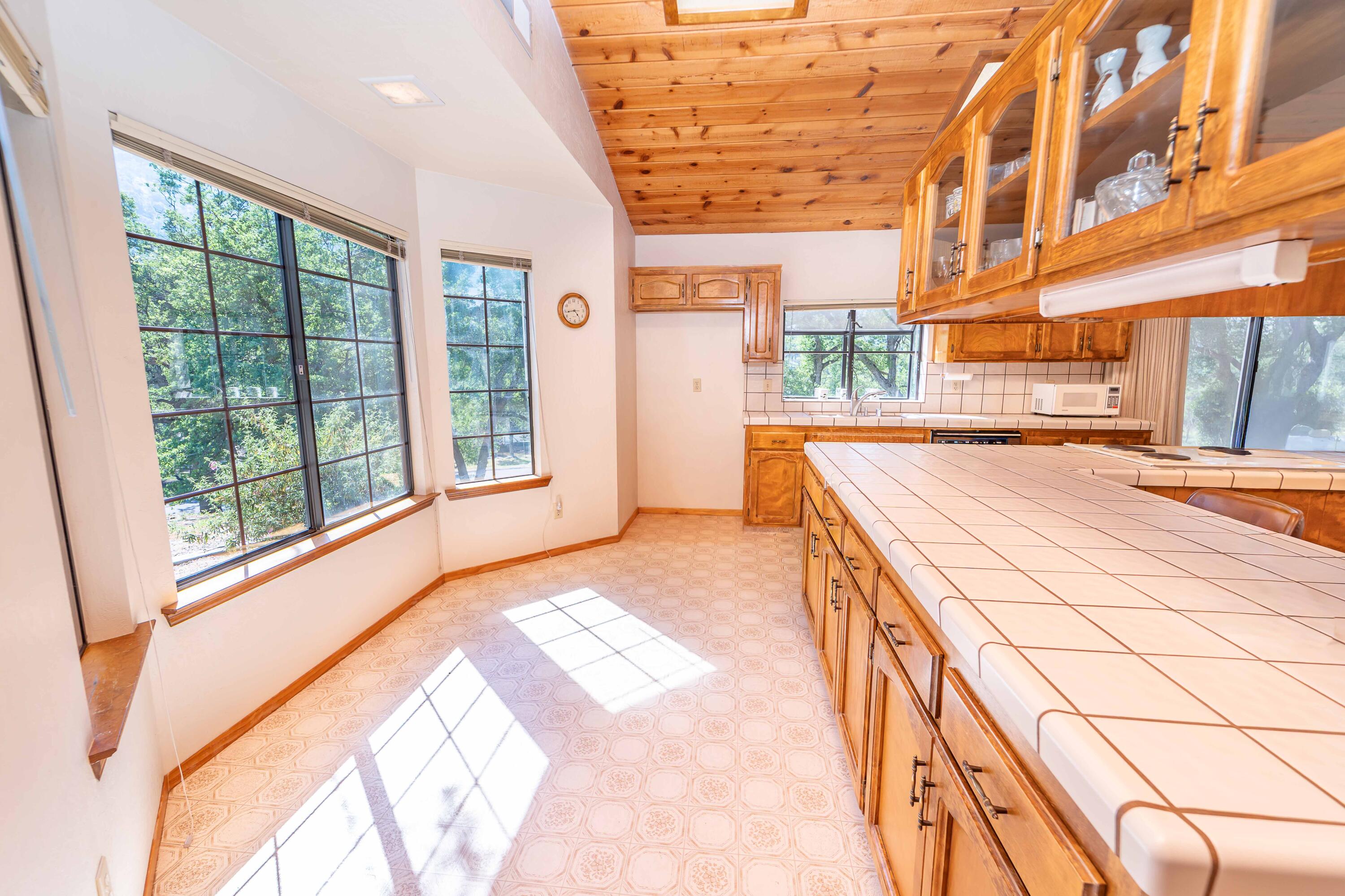 40962 Oak Ridge Drive Three Rivers, CA 93271 - Photo 13 of 36 a spacious bathroom with a large window