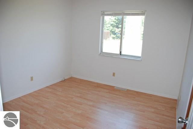 4202 Vance Road Traverse City, MI 49685 - Photo 13 of 16 1737914-12.JPG