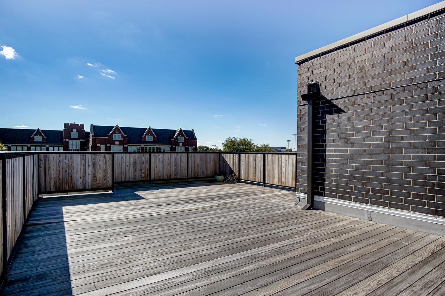 2532 West Addison Street, Unit 3E Chicago, IL 60618 - Photo 2 of 20 a view of a terrace