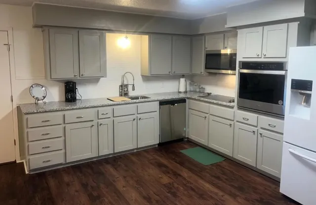 $1,695 | 5426 9th Street, Lubbock, TX 79416