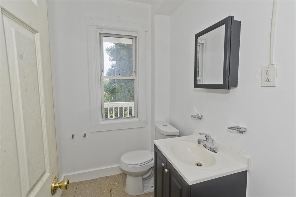 116-118 Massasoit Street Springfield, MA 01107 - Photo 11 of 32