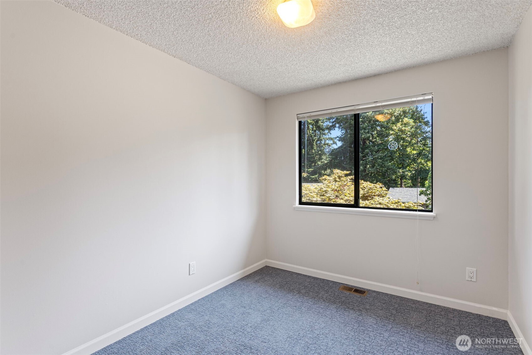 22202 Meridian Avenue South Bothell, WA 98021 - Photo 15 of 25