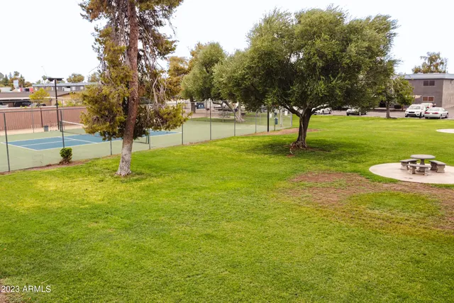 a view of a tennis court