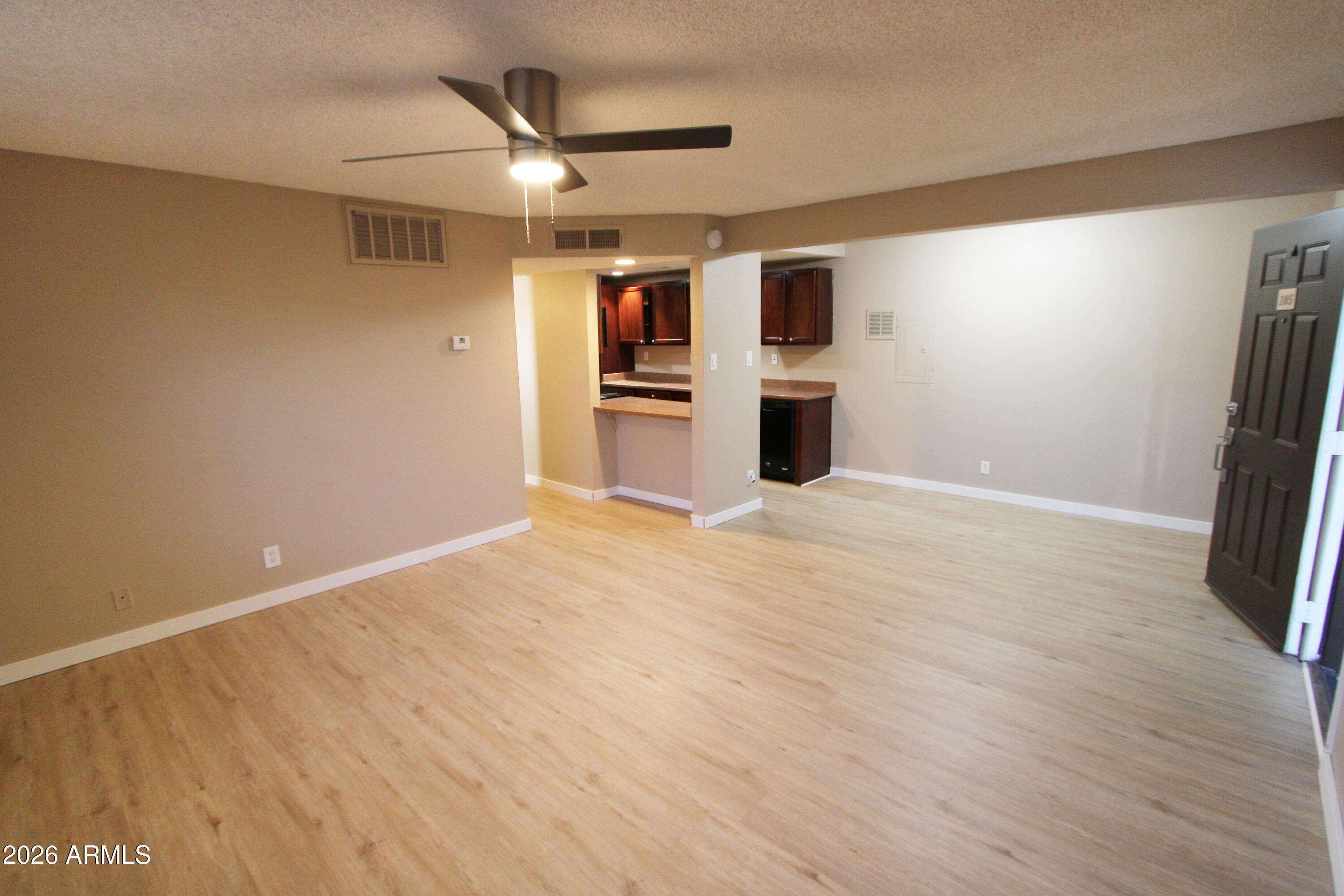 424 West Brown Road, Unit 105 Mesa, AZ 85201 - Photo 4 of 29 04 Living Room