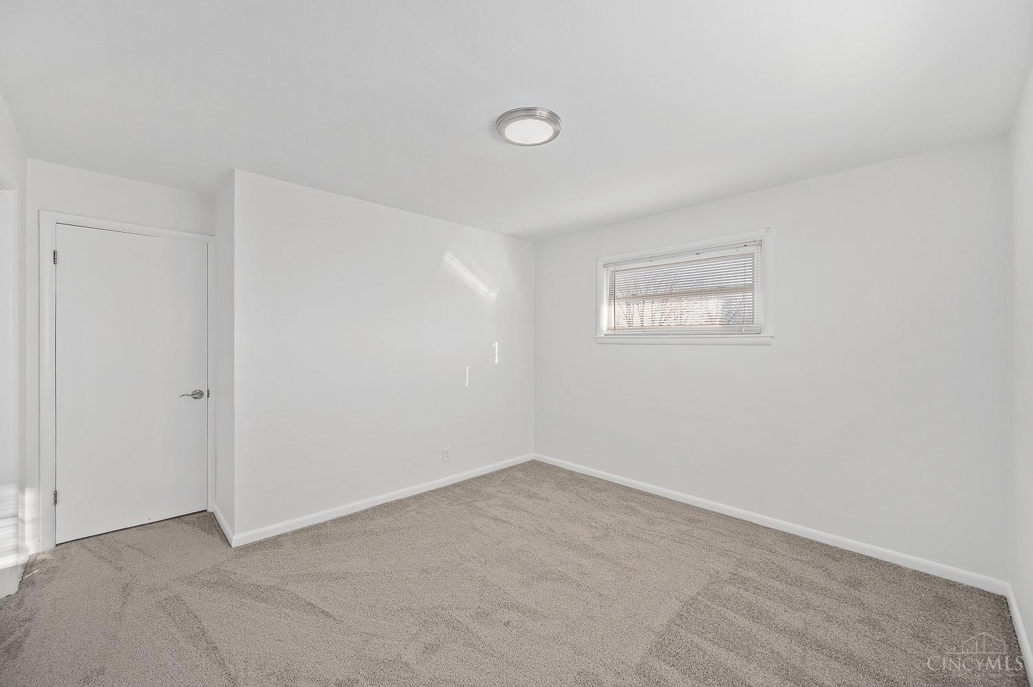 6920 Logsdon Road Hamilton, OH 45011 - Photo 11 of 40