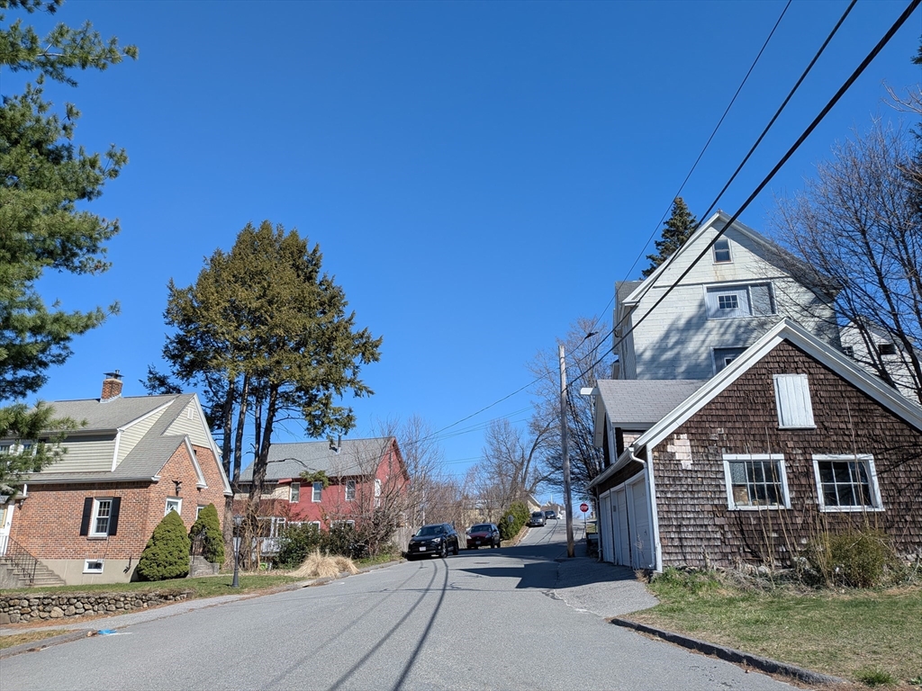 78 Leeds Street Worcester, MA 01606 - Photo 14 of 15