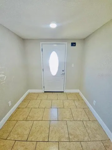 a view of a livingroom with a bench