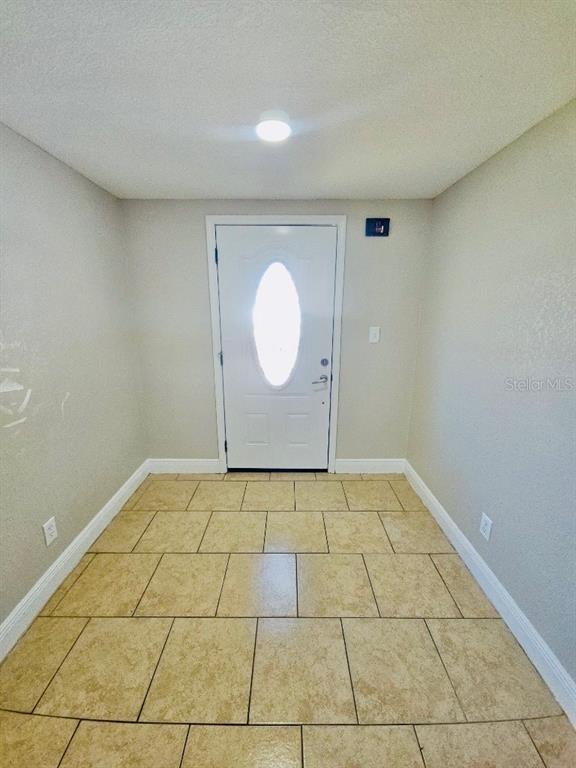 1310 West Burger Street Tampa, FL 33604 - Photo 13 of 14 a view of a livingroom with a bench