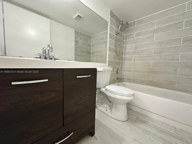 $2,150 | 610 South Park Road, Unit 271, Hollywood, FL 33021