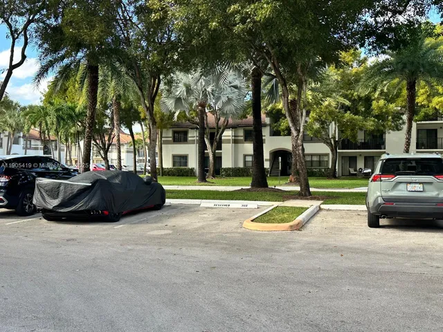 $2,150 | 610 South Park Road, Unit 271, Hollywood, FL 33021