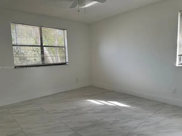 $2,150 | 610 South Park Road, Unit 271, Hollywood, FL 33021