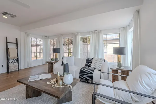 $649,990 | 502 East Osborn Road, Phoenix, AZ 85012