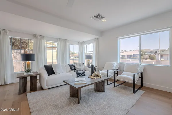 $649,990 | 502 East Osborn Road, Phoenix, AZ 85012