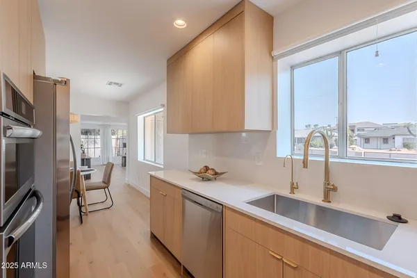 $649,990 | 502 East Osborn Road, Phoenix, AZ 85012