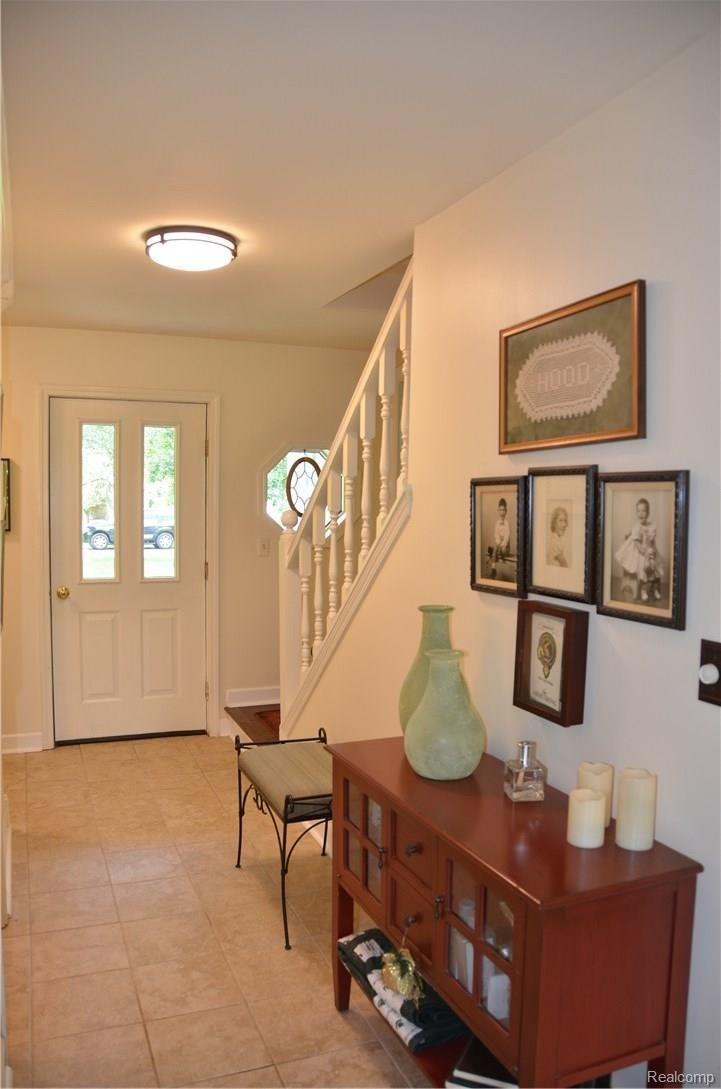 8945 Lake Road Grosse Ile, MI 48138 - Photo 24 of 36 DSC_3357.JPG