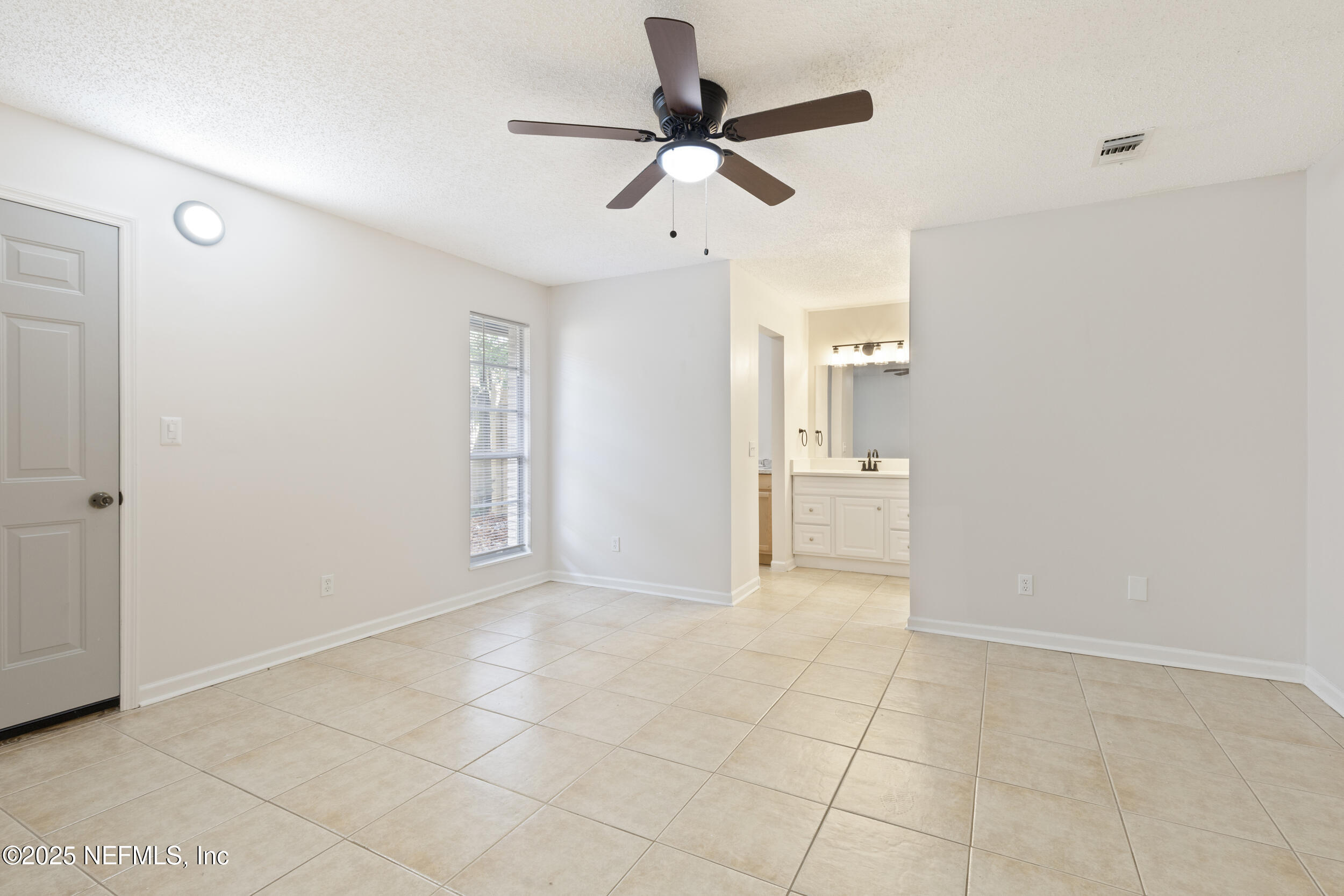 4135 Dawnridge Road East Jacksonville, FL 32277 - Photo 13 of 25 Master 1 (1)