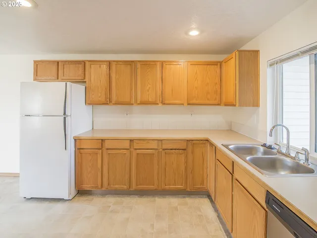 $550,000 | 15648 Northeast Milton Place, Portland, OR 97230