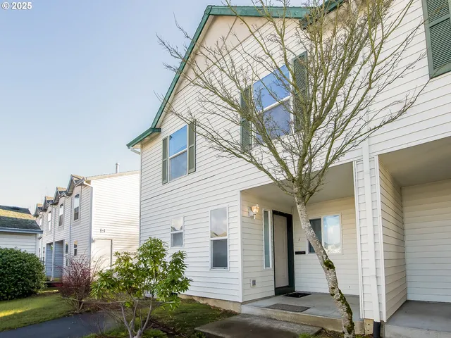 $550,000 | 15648 Northeast Milton Place, Portland, OR 97230