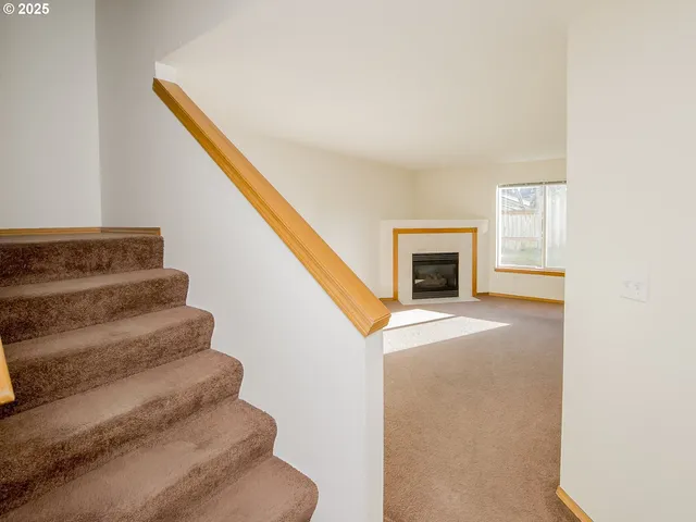 $550,000 | 15648 Northeast Milton Place, Portland, OR 97230