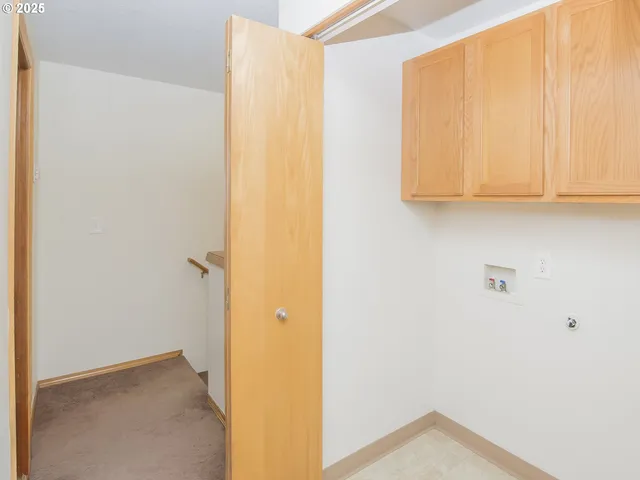 $550,000 | 15648 Northeast Milton Place, Portland, OR 97230