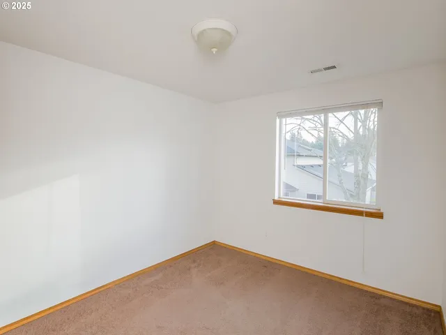 $550,000 | 15648 Northeast Milton Place, Portland, OR 97230