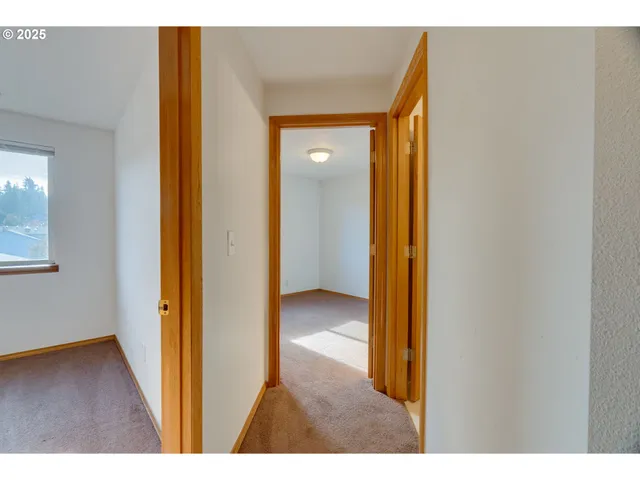 $550,000 | 15648 Northeast Milton Place, Portland, OR 97230