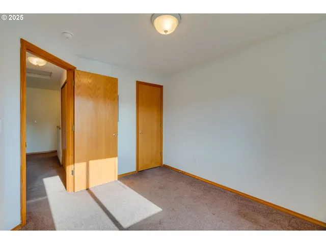 $550,000 | 15648 Northeast Milton Place, Portland, OR 97230