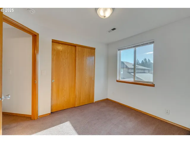 $550,000 | 15648 Northeast Milton Place, Portland, OR 97230